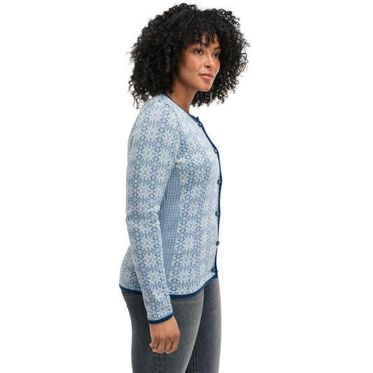 Side view of the Dale Of Norway Women's Othelie Jacket in Blueshadow Offwhite on a model against a white background.