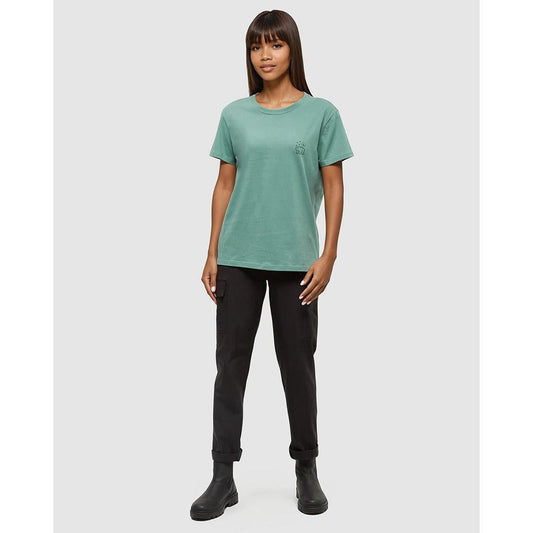A front view of the Tentree Women's Regenerative Boreal Bear T-Shirt in JadeMetoriBlack on a model against a light gray background.
