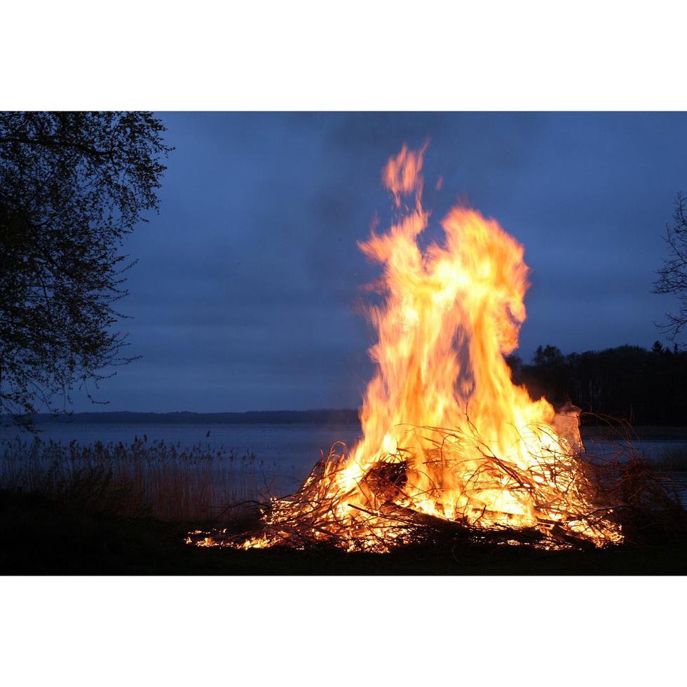 How to Build a Fire Without Matches?-Appalachian Outfitters