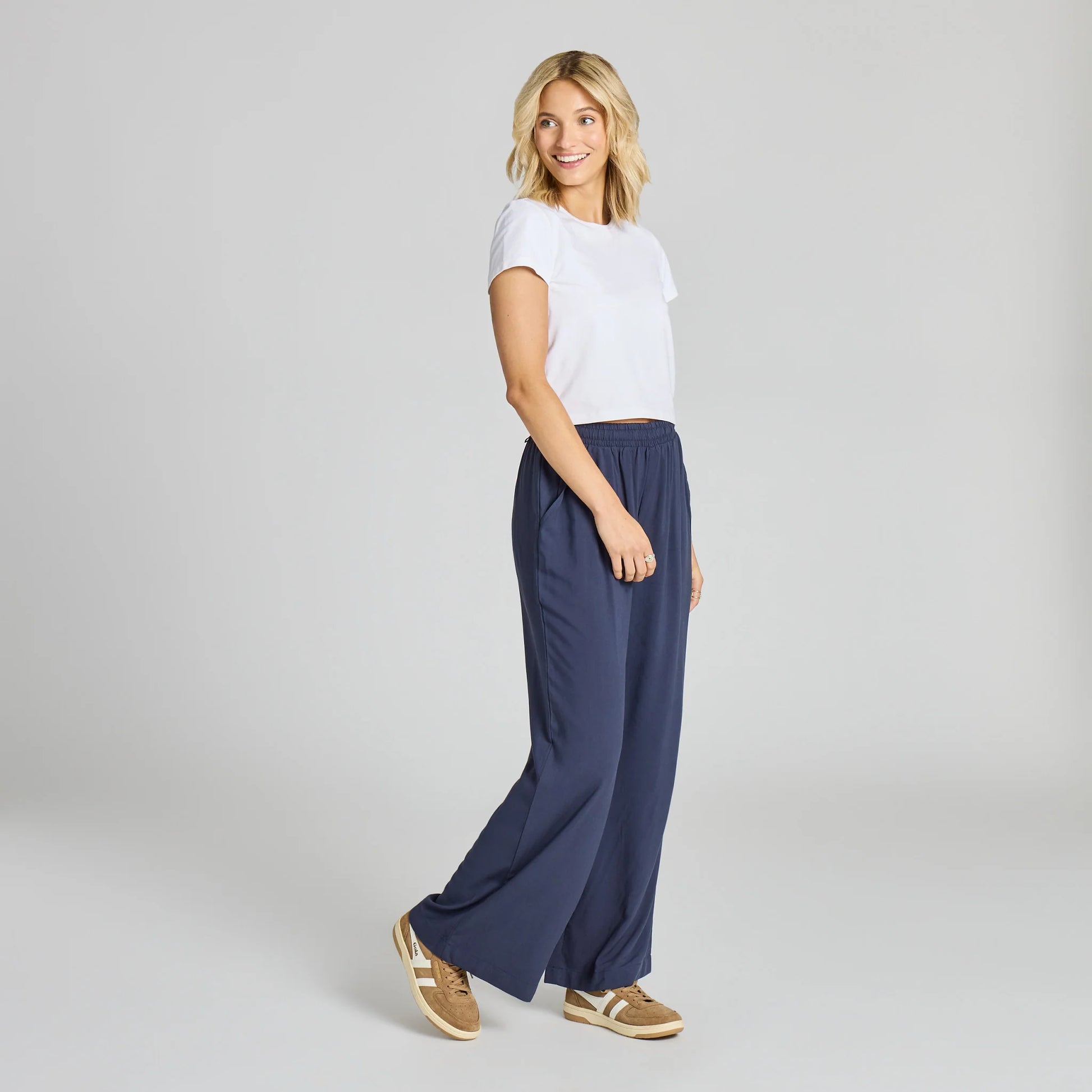 Life is Good Women's Solid Breezy Wide Leg Pant