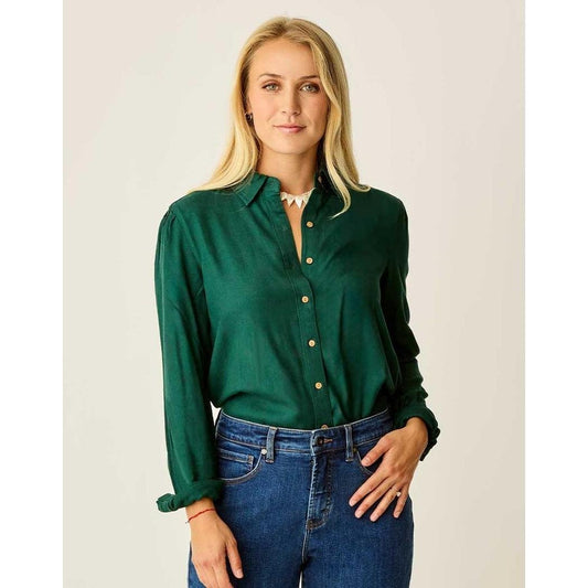 A front view of the Carve Designs Women's Nadia Twill Long Sleeve in Bistro on a model wearing blue jeans against a light background.