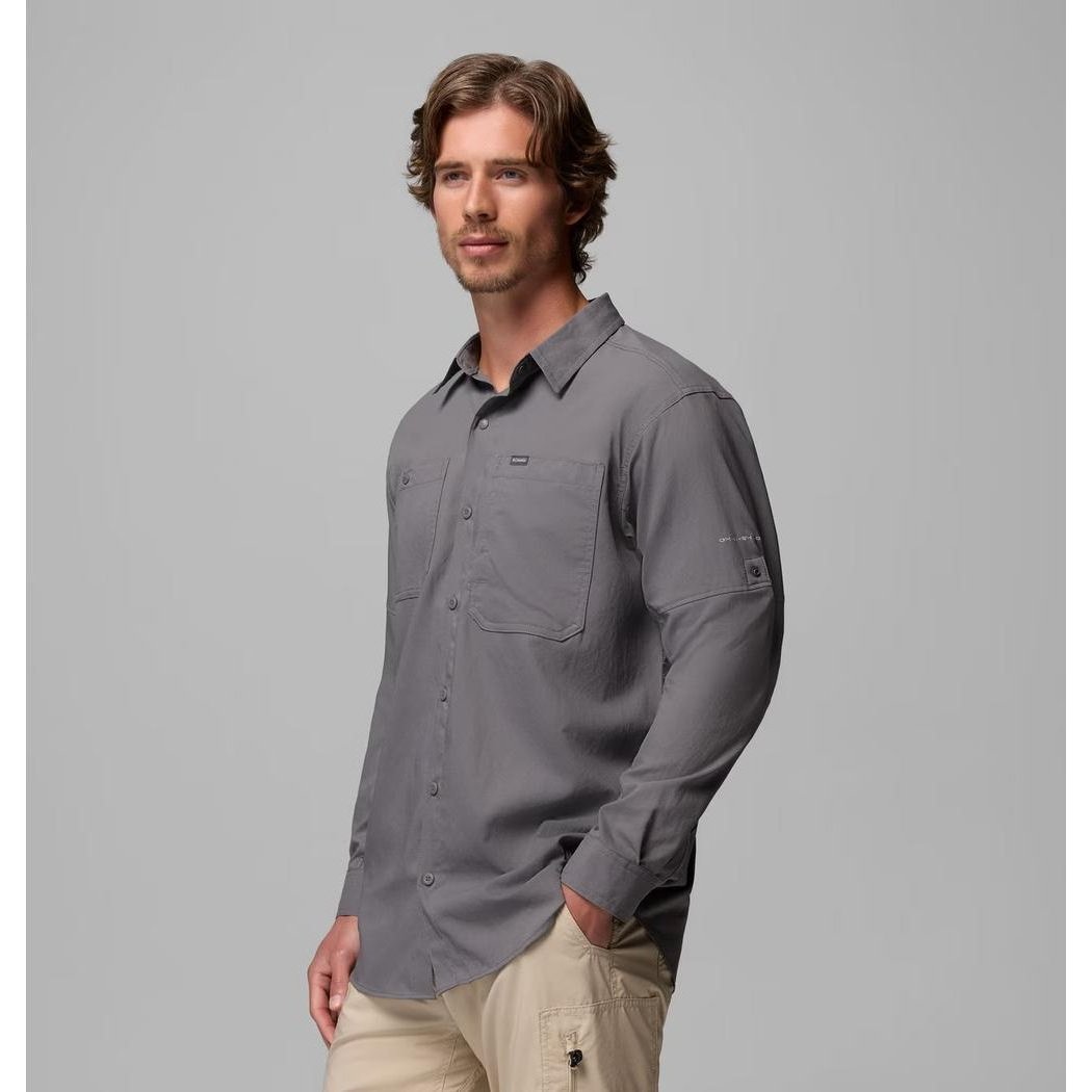 Side view of the Columbia Sportswear Men's Silver Ridge Utility II LS Shirt in City Grey with a model wearing it against a plain background.
