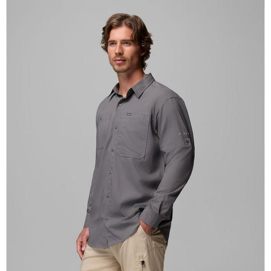 Side view of the Columbia Sportswear Men's Silver Ridge Utility II LS Shirt in City Grey with a model wearing it against a plain background.