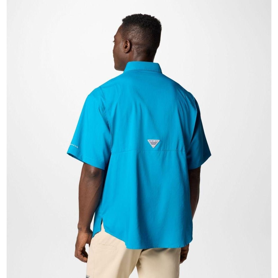 Back view of the Columbia Sportswear Men's Tamiami II Short-Sleeve Shirt in Blue Echo, showing the logo on the back and a model wearing it against a white background.