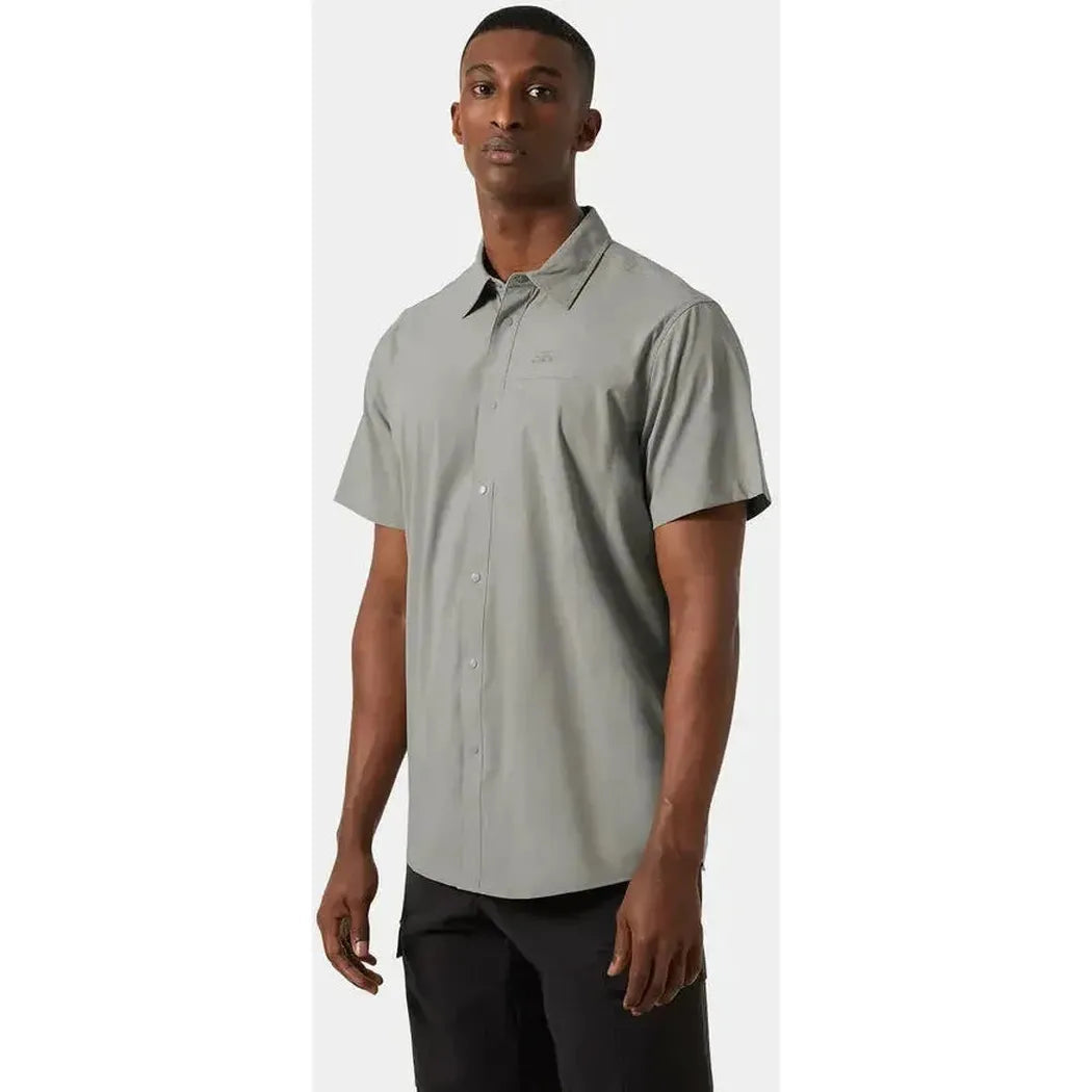 A front view of the Helly Hansen Men's Tofino Sloen Short Sleeve Shirt in Terrazzo on a model against a white background.