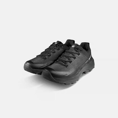 Front view of the Mammut Sertig III Low GTX Men in Gabbro Strata with a white background.