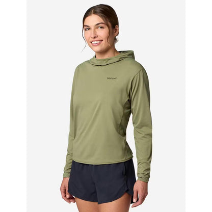 A woman wearing the Marmot Women's AirExchange SolarShield Hoody in Dust Twirl stands against a plain white background.