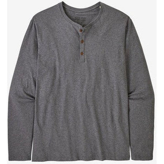 A front view of the Patagonia Men's Long Daily Henley in Noble Grey with three buttons and long sleeves against a plain white background.