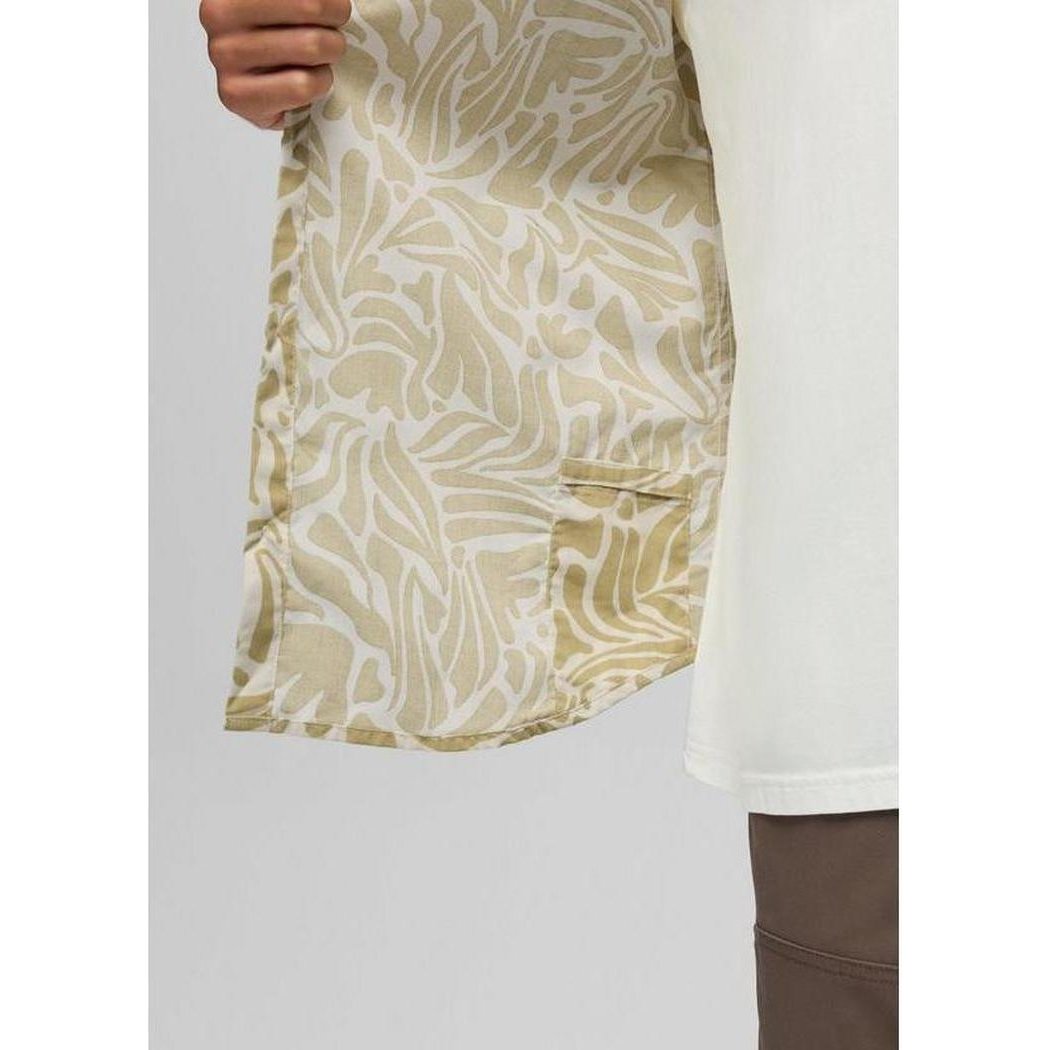 Side view of the Prana Sample - Men's Stimmersee Shirt in Beach Pebble Seaweed showing the pocket and leaf pattern against a white background.