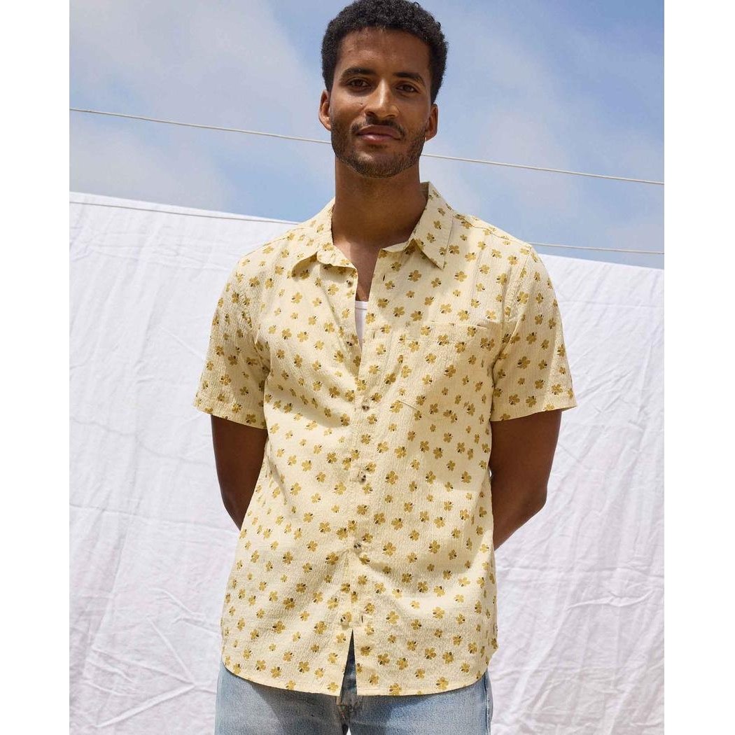 A model wears the Toad & Co Men's Fletcher Short Sleeve Shirt in Barley Pattern against a white background.