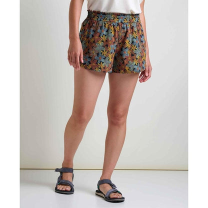 A model wearing Toad & Co Women's Sunkissed Pull-On Short in Almond Pattern Texture stands against a plain white background.