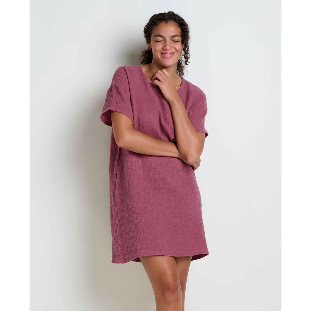 A model wearing the Toad & Co Women's Tate Double Weave Short Sleeve Dress in Wild Ginger stands against a plain white background.
