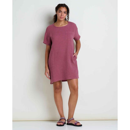 A model wearing the Toad & Co Women's Tate Double Weave Short Sleeve Dress in Wild Ginger stands against a plain white background.